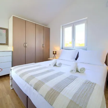 Bernarda By Interhome Kornić