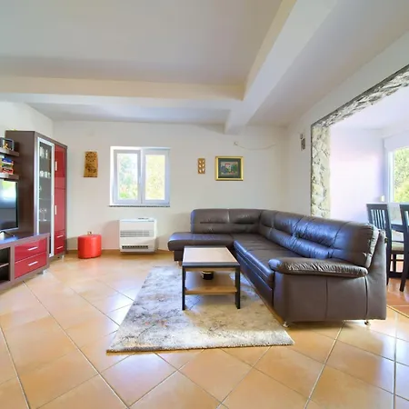 Semesterbostad Bernarda By Interhome