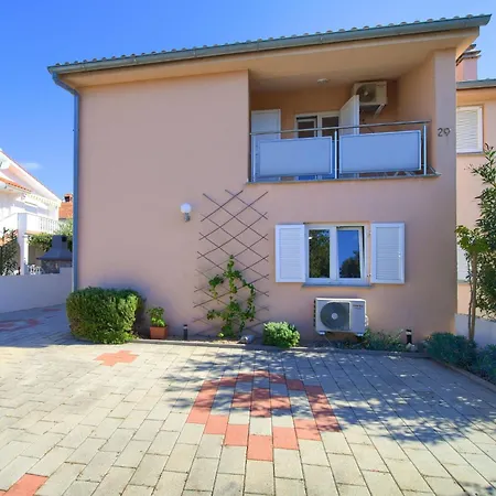 بيت للعطل Bernarda By Interhome Kornić